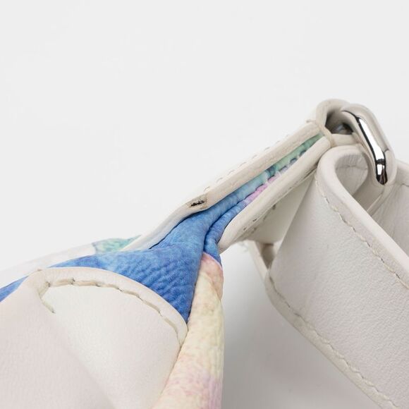 Louis Vuitton Limited Edition Monogram Watercolor Discovery Bumbag - Picture 10 of 15